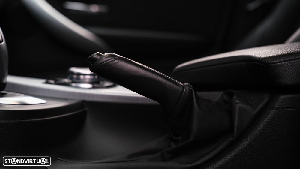 BMW 320 d Auto Pack M - 22