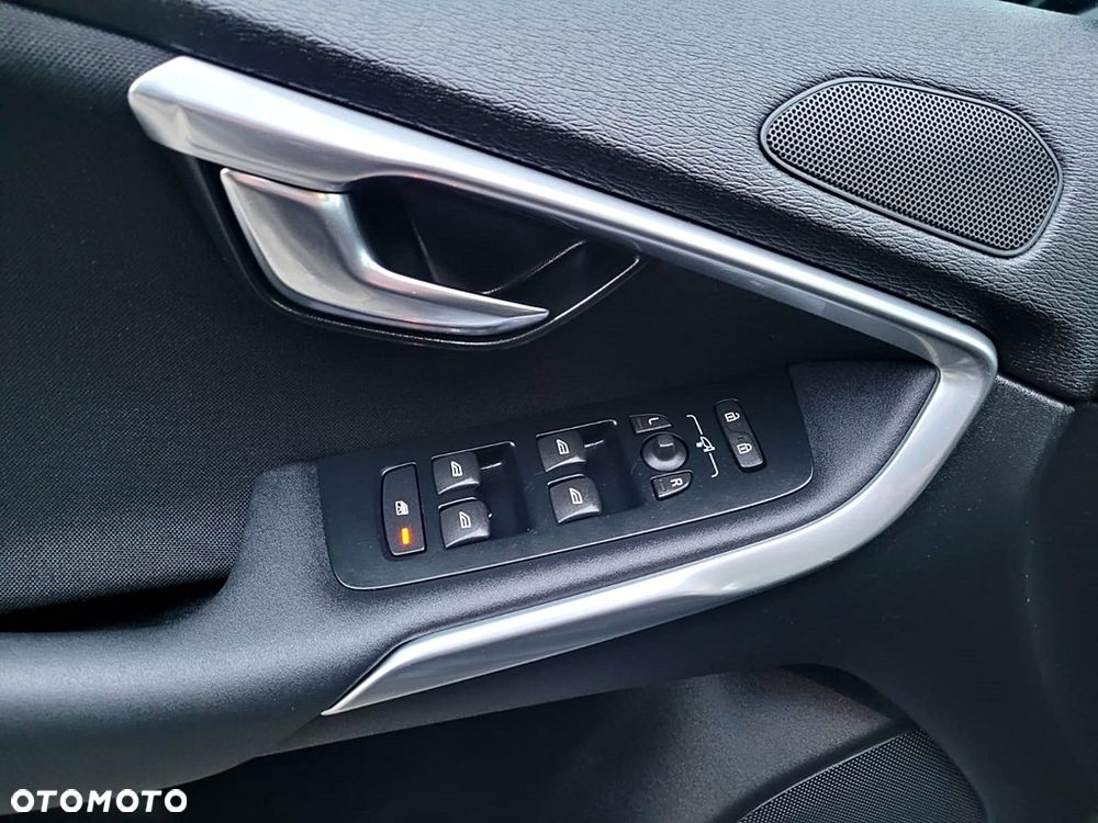 Volvo V40 T2 Momentum - 26