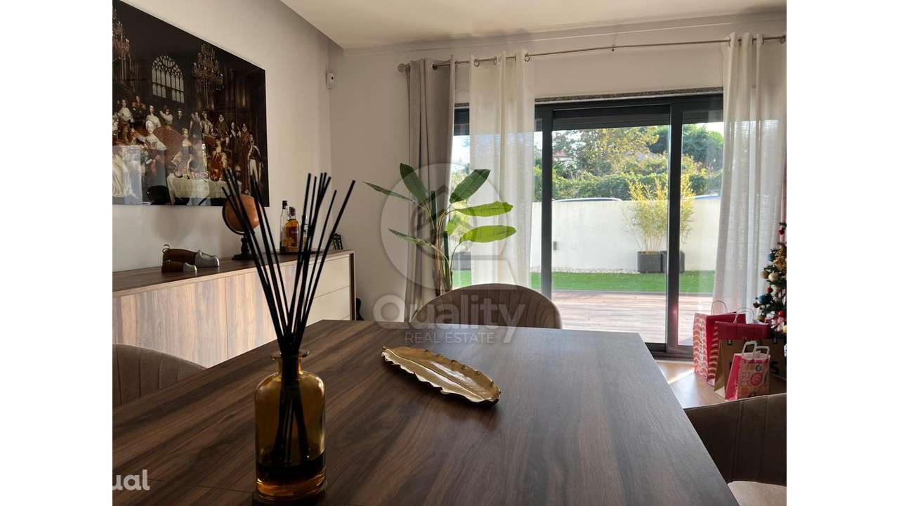 Moradia Isolada T4 em Santo António da Charneca - Grande imagem: 4/25