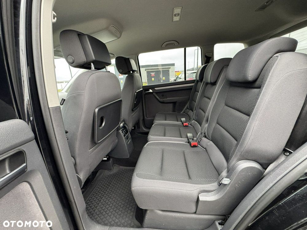 Volkswagen Touran 1.6 TDI DPF BlueMotion Technology Highline - 28