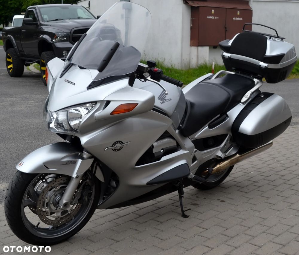 Honda ST - 4