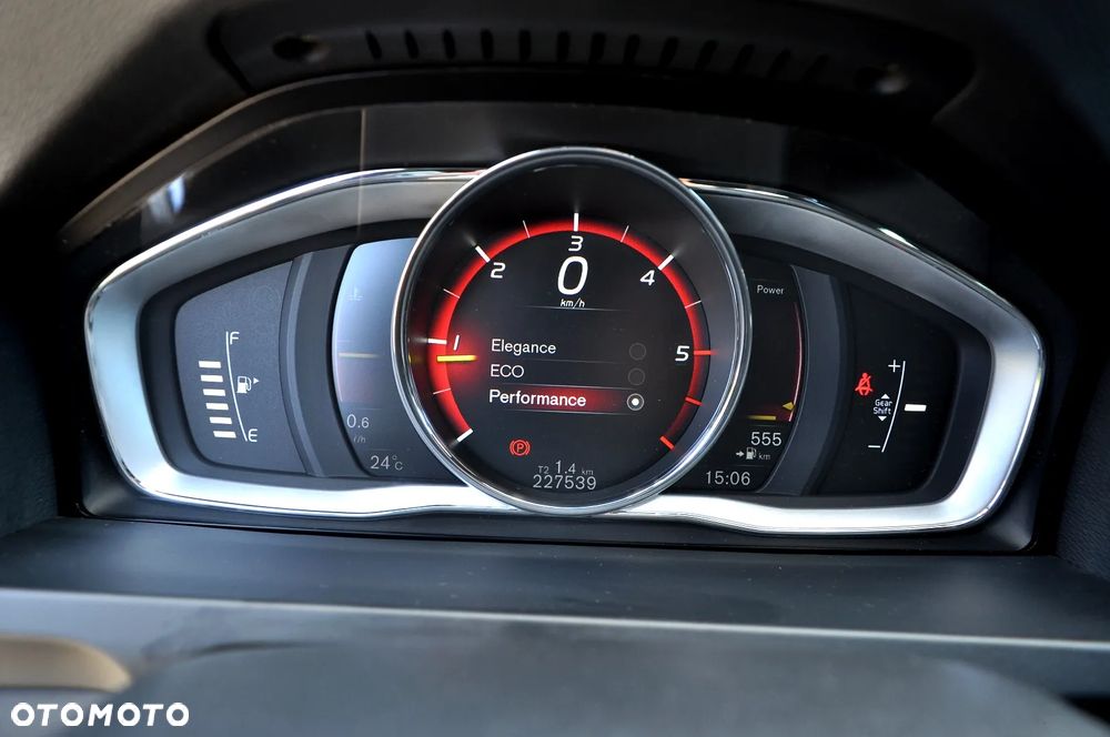 Volvo V60 Cross Country D3 Drive-E Summum - 29