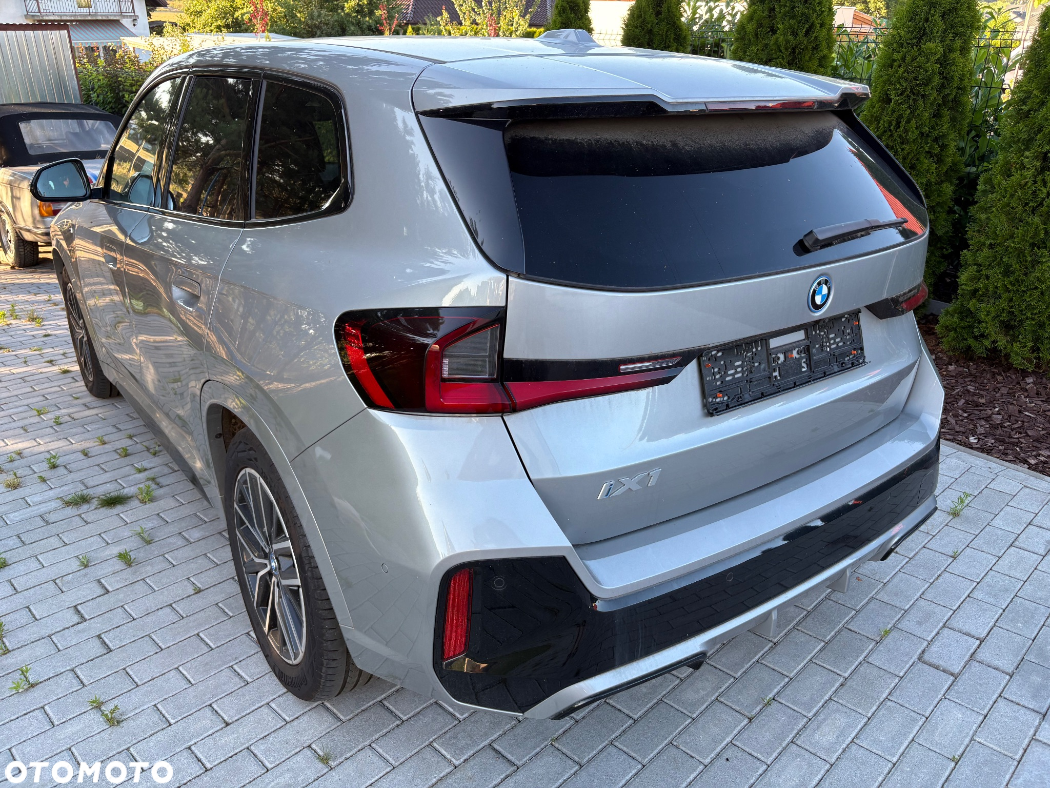 BMW iX1 xDrive30 66.5kWh M Sport - 11