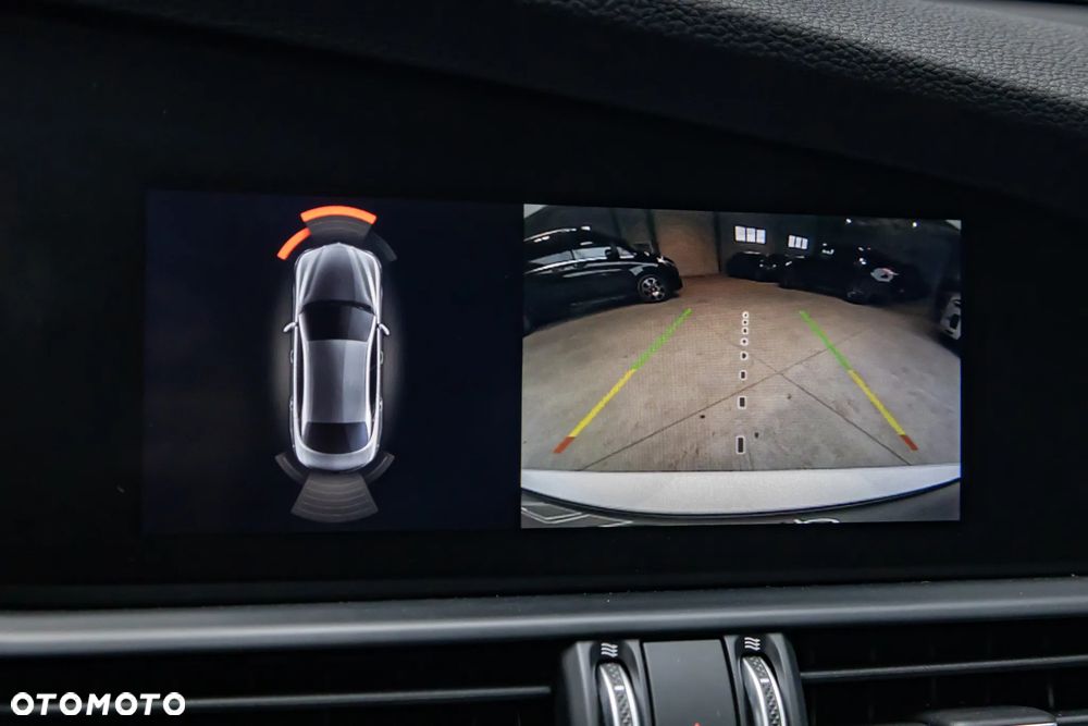 Alfa Romeo Giulia 2.0 Turbo 16V AT8-Q4 Veloce - 20