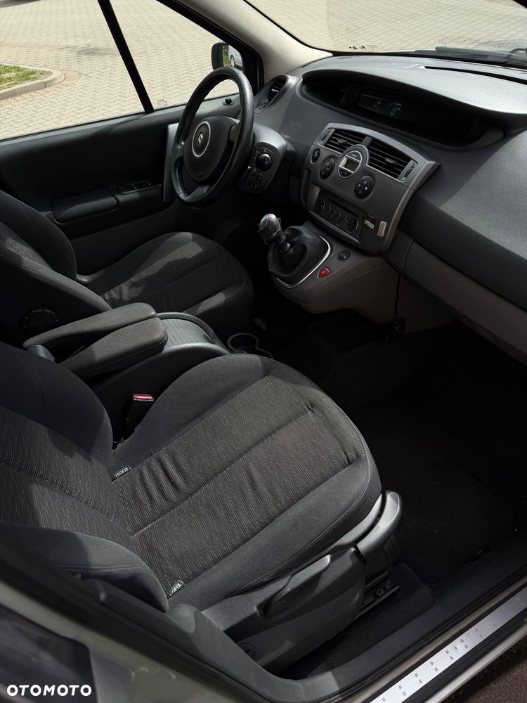 Renault Scenic 1.9 dCi Expression - 10