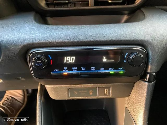Toyota Yaris 1.5 HDF Premier Edition - 23