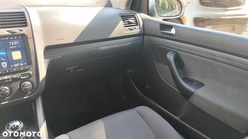 Volkswagen Golf - 11