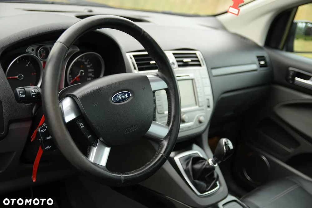 Ford Kuga 2.0 TDCi 4x4 Titanium - 16