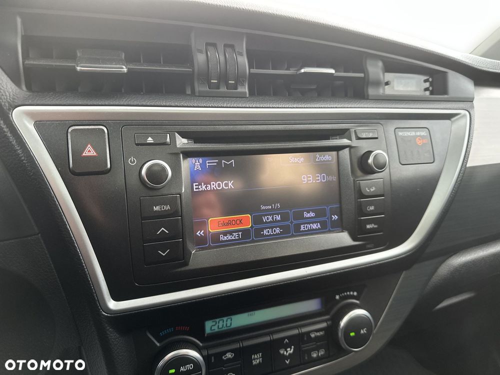 Toyota Auris 1.6 Premium Comfort - 16