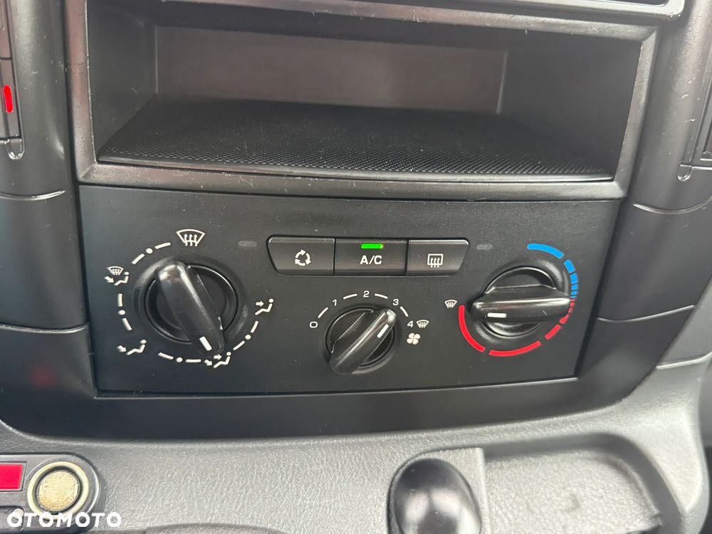 Peugeot EXPERT LONG DŁUGI 6 OSÓB - 21