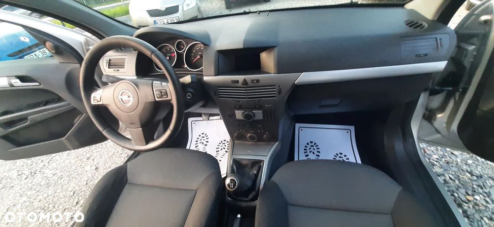 Opel Astra - 32