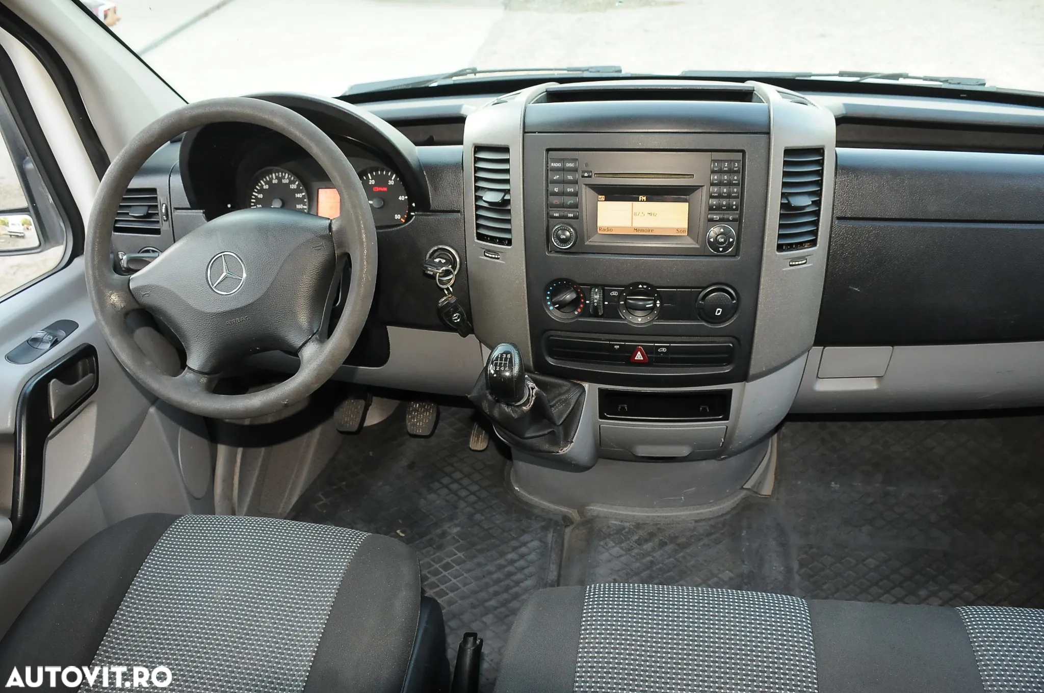 Mercedes-Benz Sprinter - 8