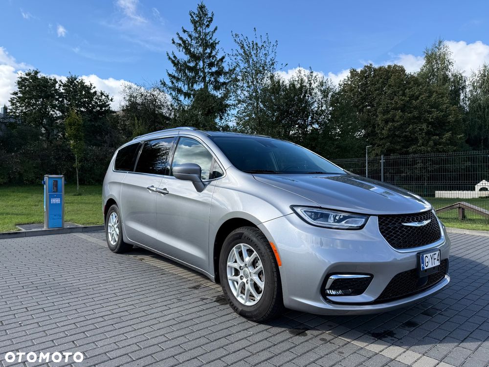 Chrysler Pacifica - 2