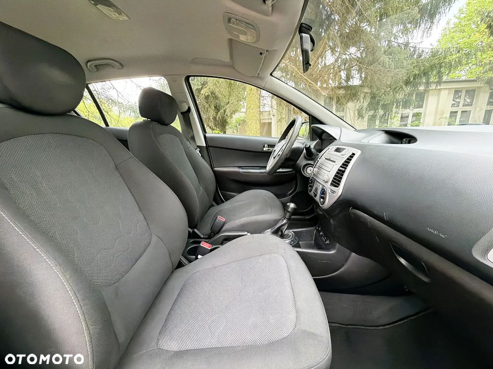 Hyundai i20 - 12
