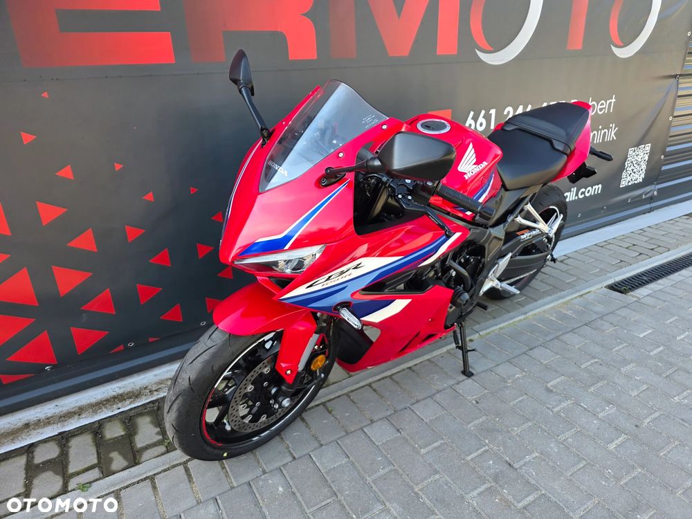 Honda CBR - 32