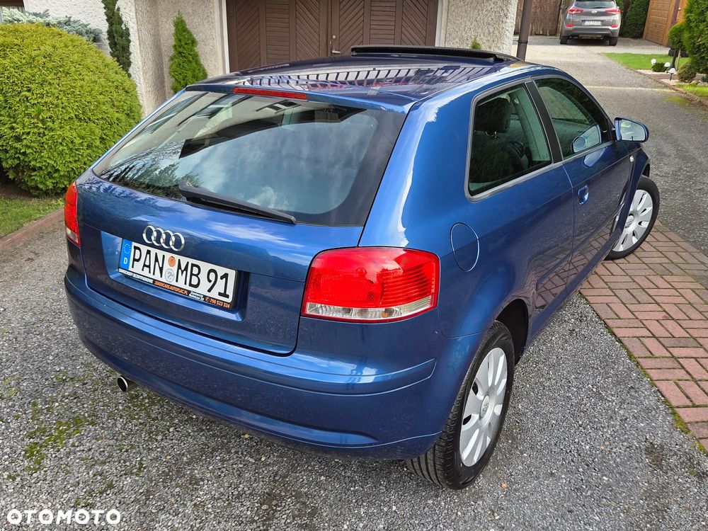 Audi A3 3-drzwiowe 1.6 Attraction - 23