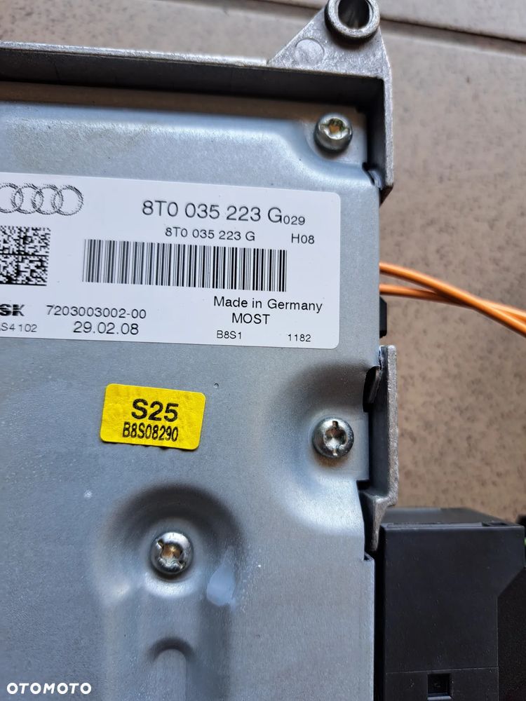 Audi A4 B8 wzmacniacz radia 8T0035223G - 2
