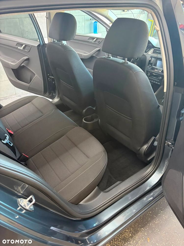 Skoda RAPID 1.2 TSI Active - 16