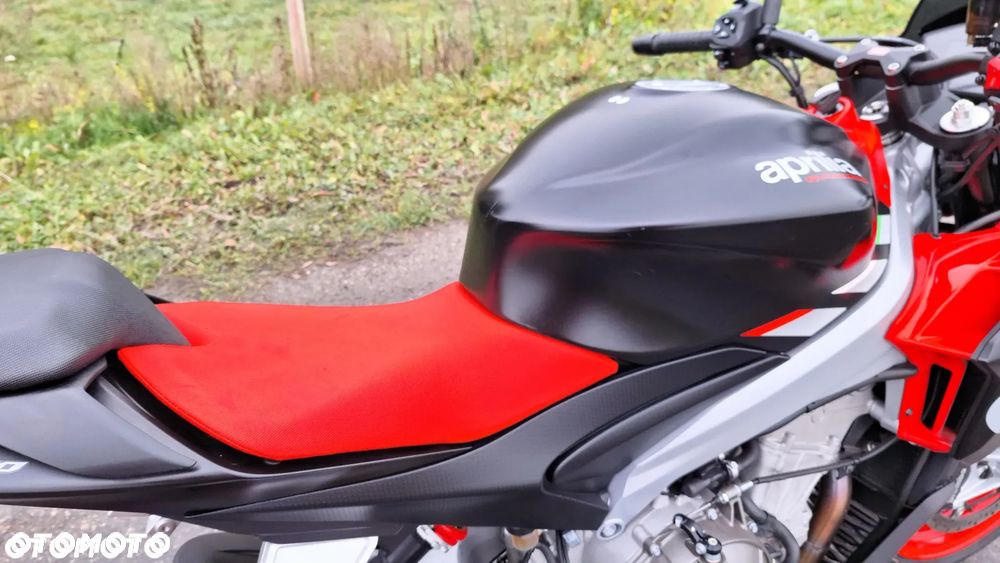 Aprilia Tuono - 10
