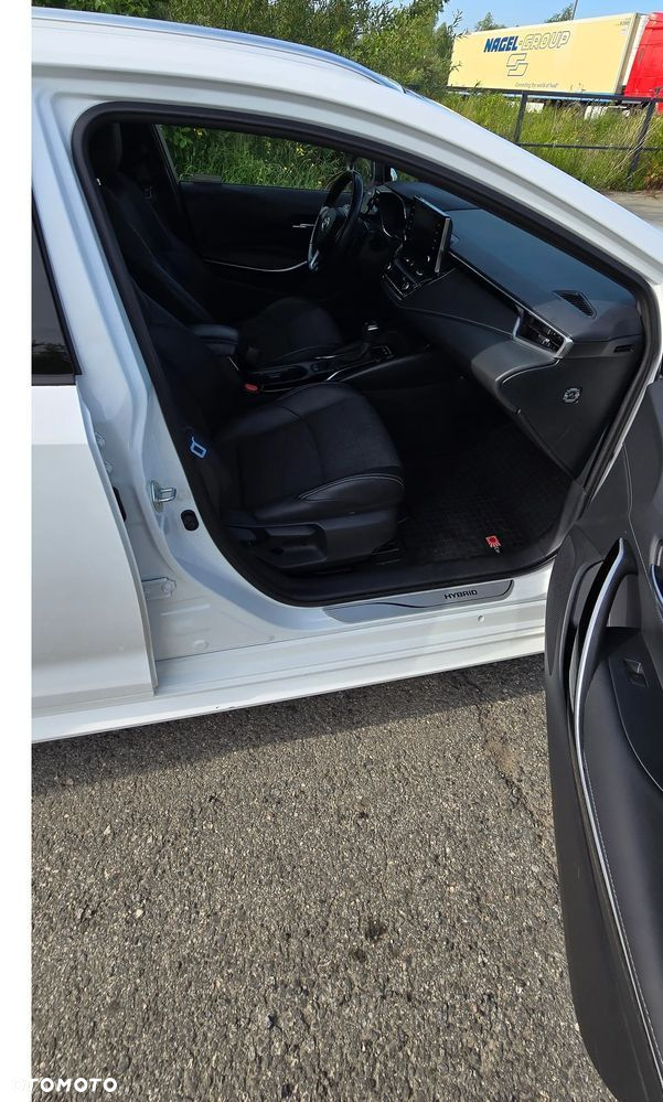 Toyota Corolla 2.0 Hybrid Comfort - 18