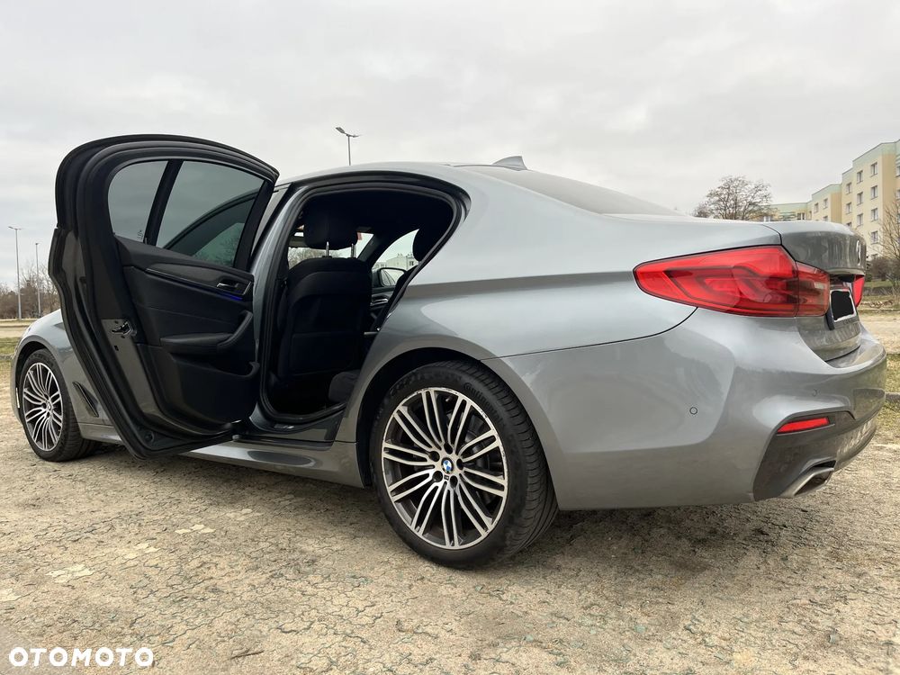 BMW Seria 5 520d xDrive - 12
