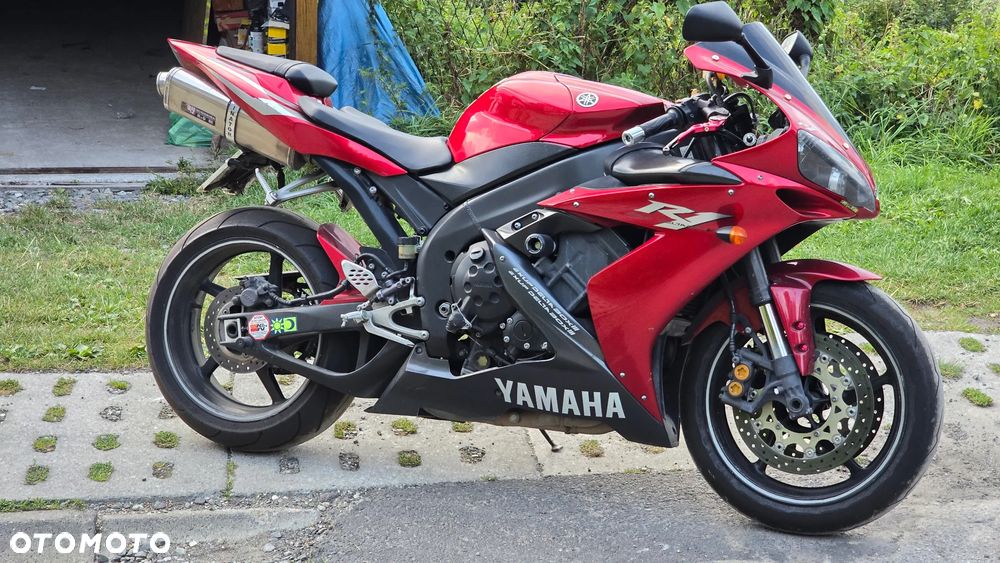 Yamaha R1 - 4