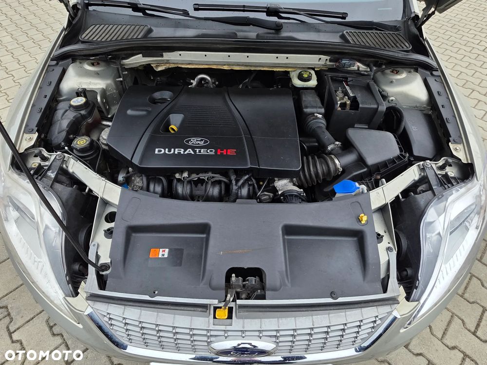 Ford Mondeo 2.3 Ghia - 29