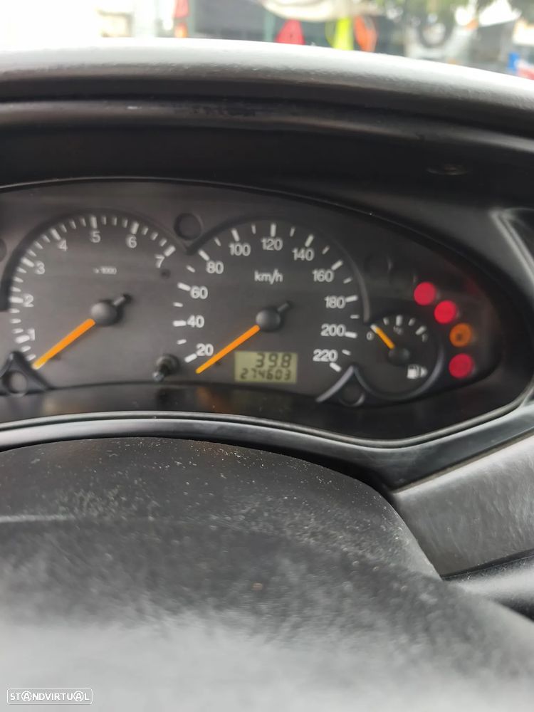 Ford Focus 1.4 Trend - 5