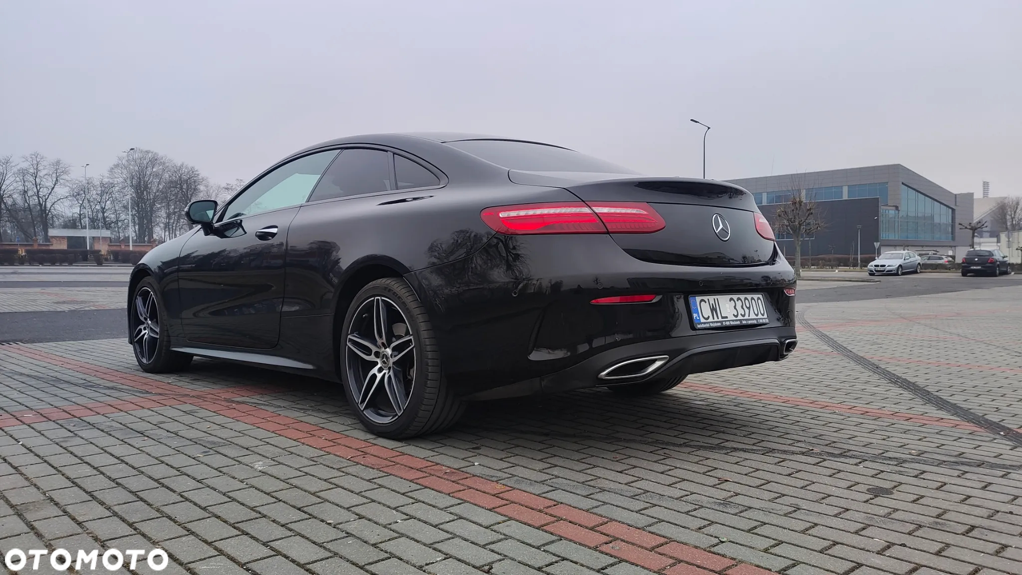 Mercedes-Benz Klasa E 220 d 4Matic Coupe 9G-TRONIC AMG Line - 11