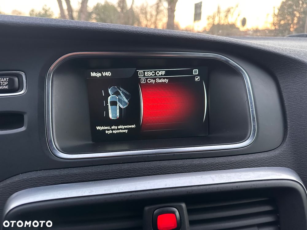 Volvo V40 D4 Drive-E R-Design Momentum - 27