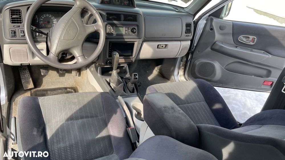 Mitsubishi Pajero Sport 2.5 TD GLS - 10