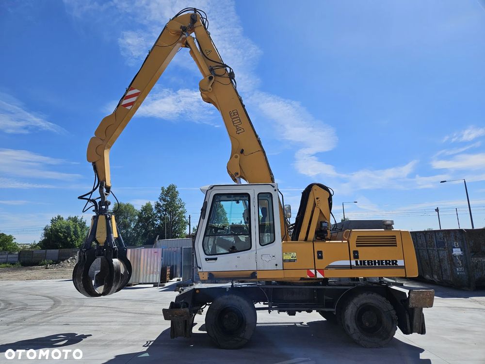 Liebherr A904 - 5