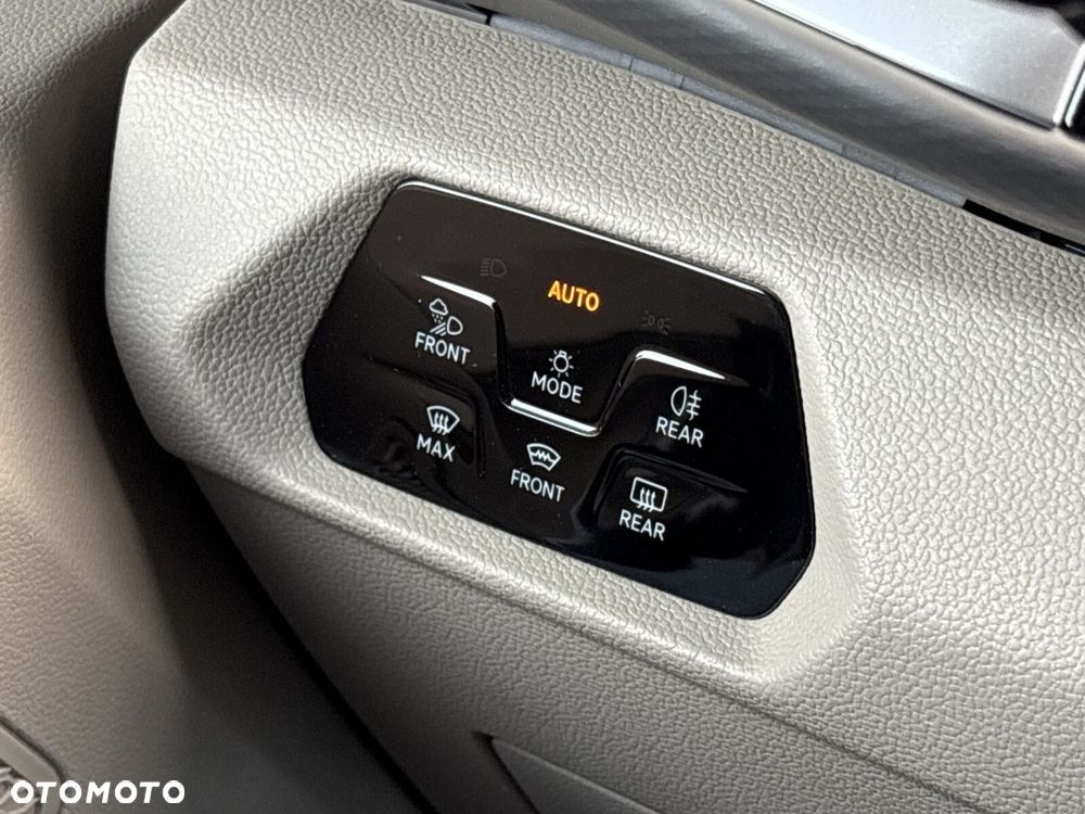 Volkswagen Multivan 2.0 TDI L2 Style DSG - 16