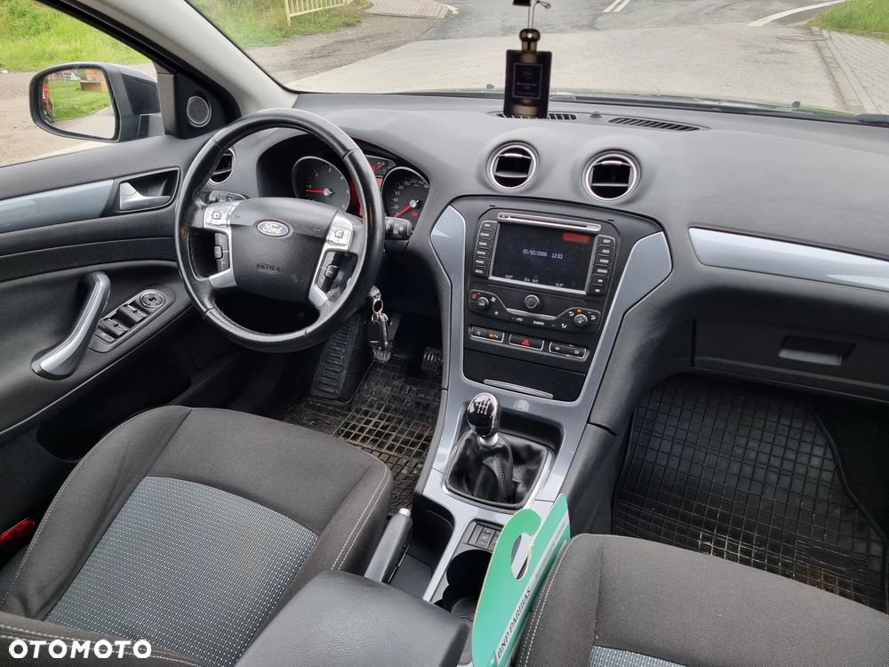Ford Mondeo SW 1.6 TDCi Champions Edition - 21