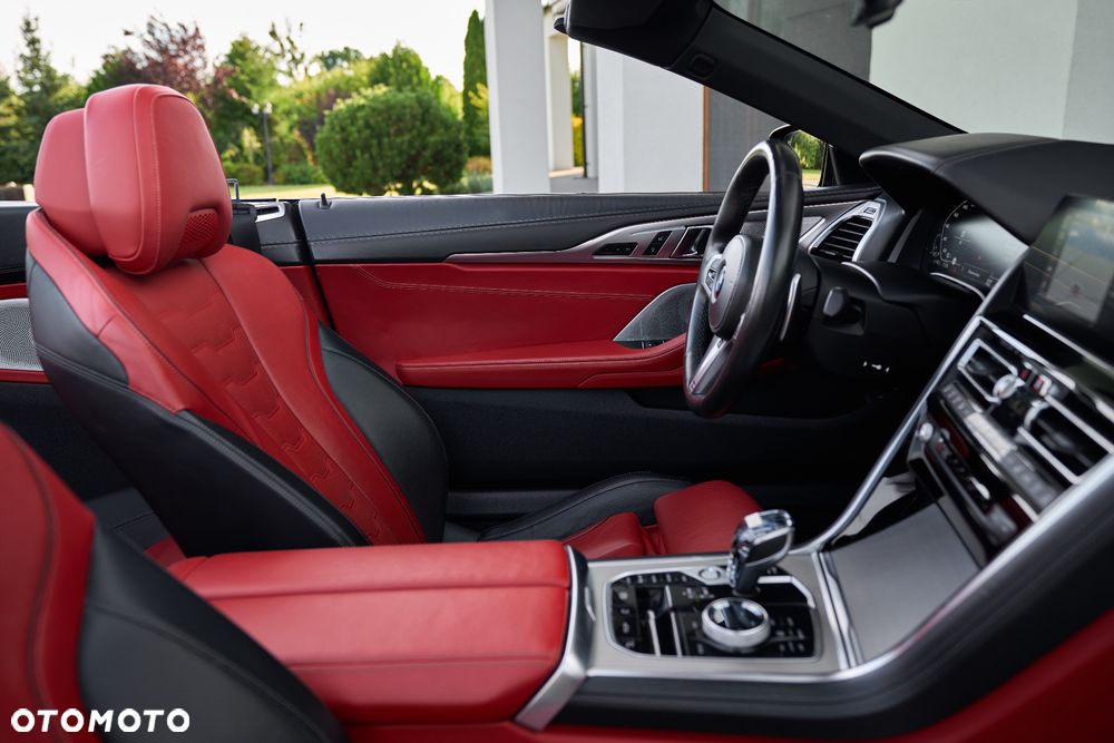 BMW Seria 8 M850i xDrive - 32