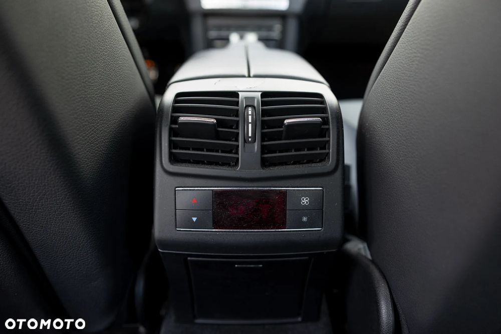 Mercedes-Benz Klasa E 350 BlueTEC 4-Matic Elegance - 20