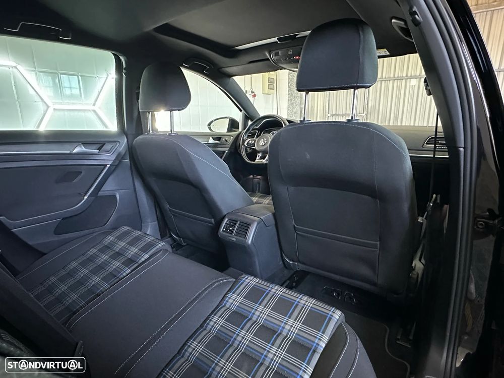VW Golf 1.4 GTE Plug-in - 12