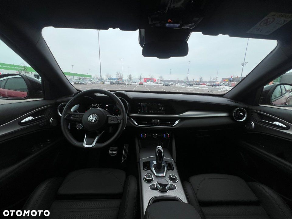 Alfa Romeo Stelvio - 13