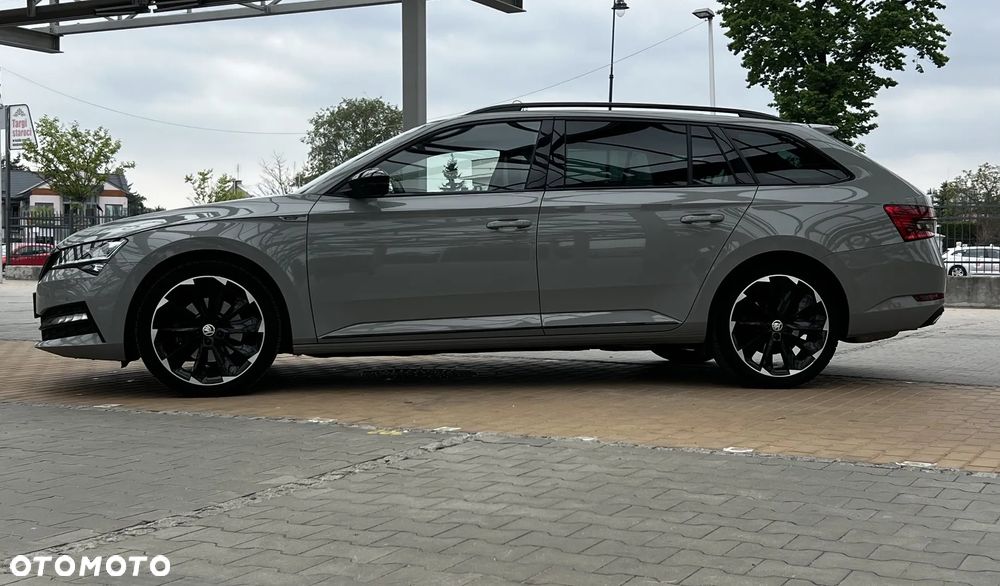 Skoda Superb 2.0 TDI SCR 4x4 Sportline DSG - 11