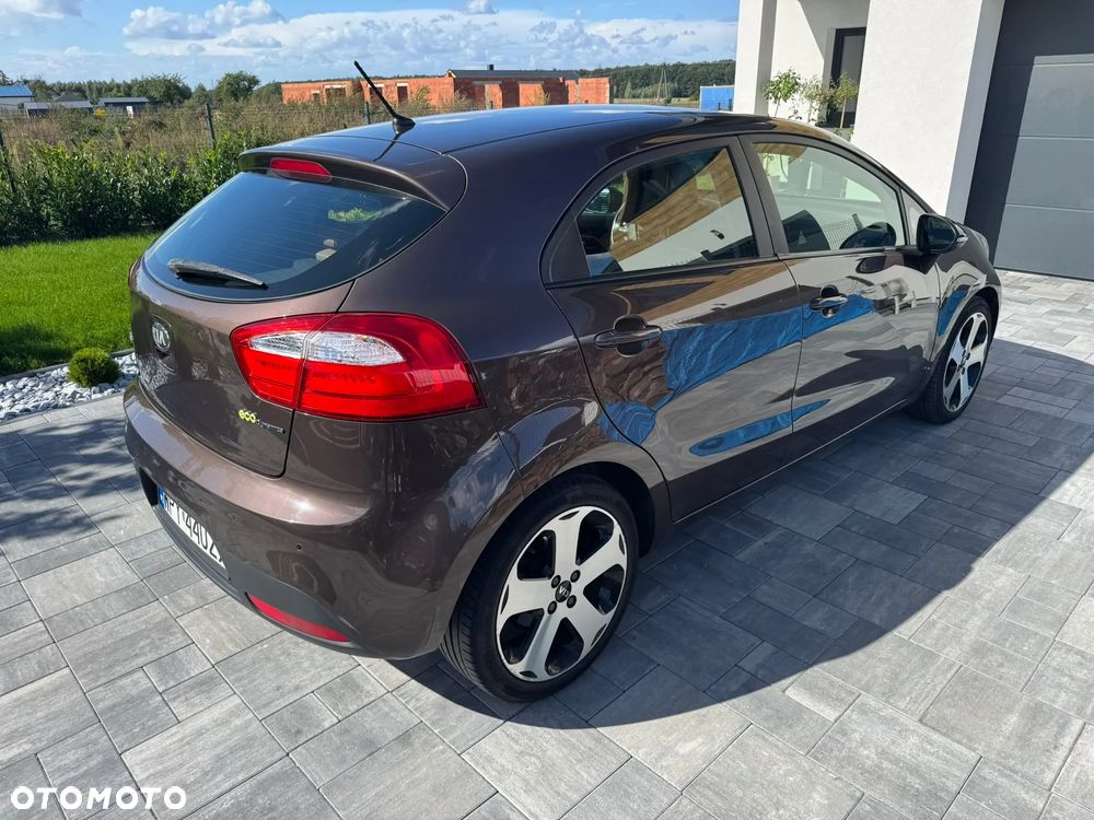Kia Rio 1.4 Dream Team Edition - 6