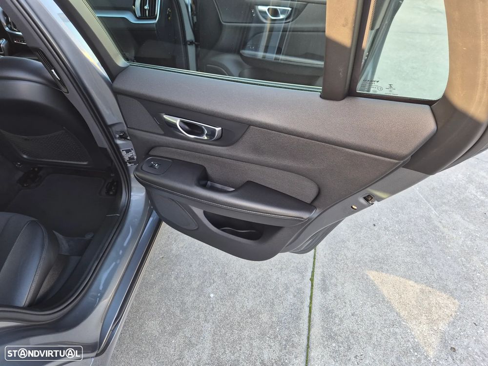 Volvo V60 2.0 D3 Momentum Plus - 18