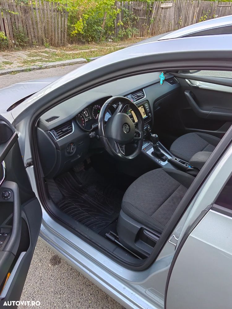 Skoda Octavia Combi 2.0 TDI (Green tec) DSG Style - 2