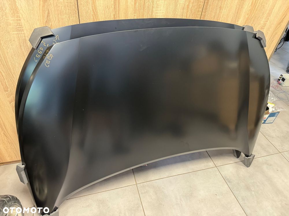 Kia Ceed II maska przód 12- - 2