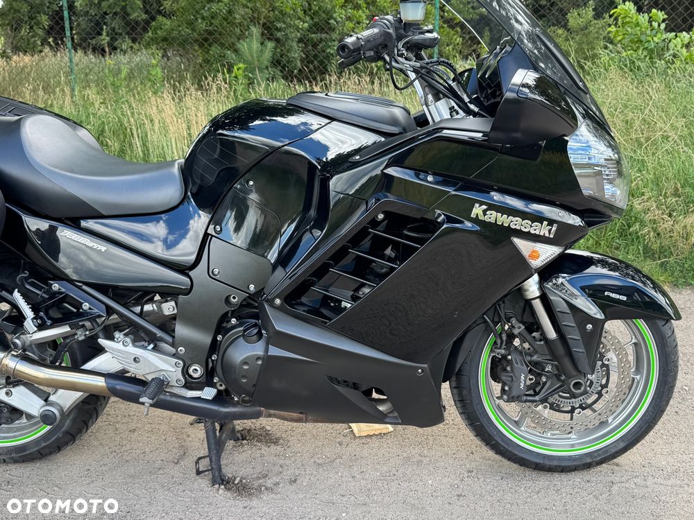 Kawasaki GTR - 6