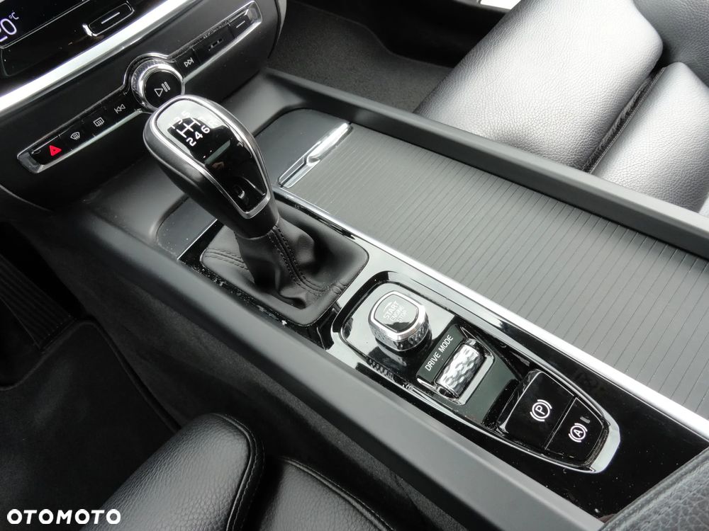 Volvo V60 D3 Drive-E Dynamic Edition (Momentum) - 17