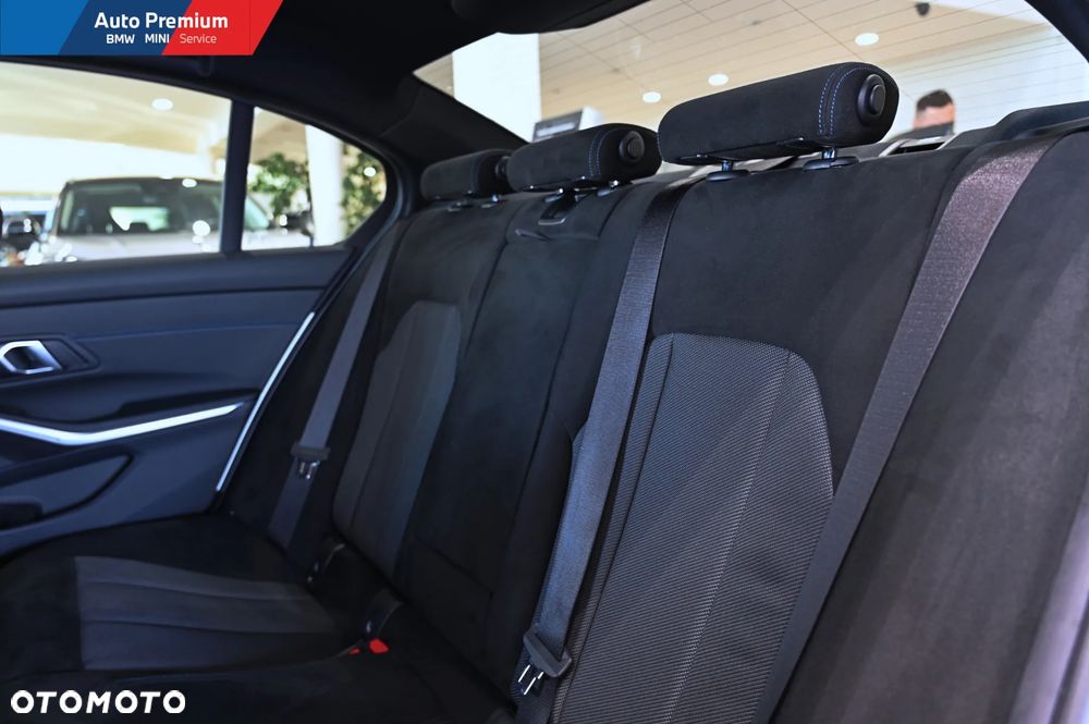 BMW Seria 3 320i xDrive - 13