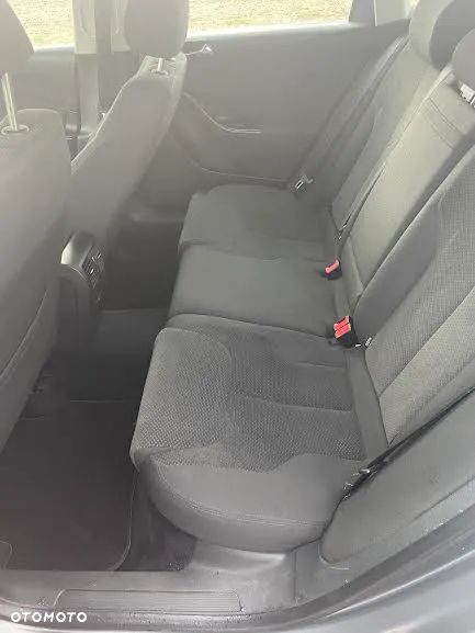 Volkswagen Passat 1.9 TDI Comfortline - 8
