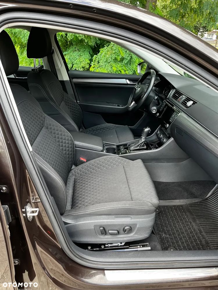 Skoda Superb 2.0 TDI 4x4 Style DSG - 23