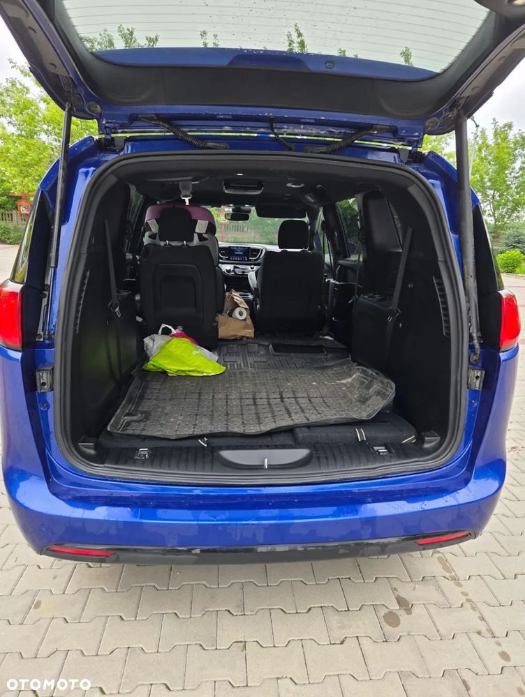 Chrysler Pacifica - 15