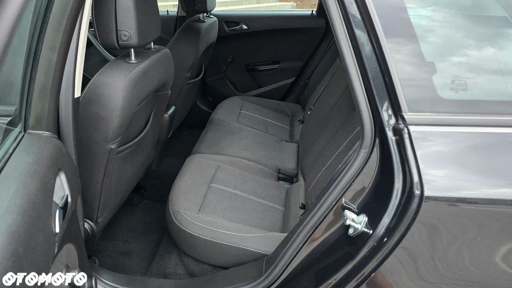 Opel Astra - 25